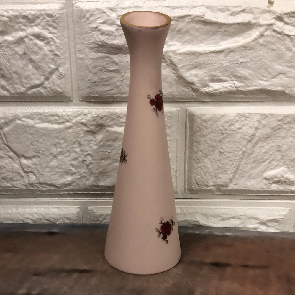 Hand painted pink pottery 6.5” bud‎ vase with red roses signed initials M.L.